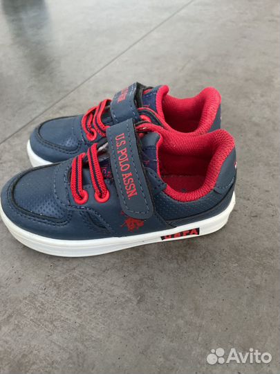 Кроссовки детские