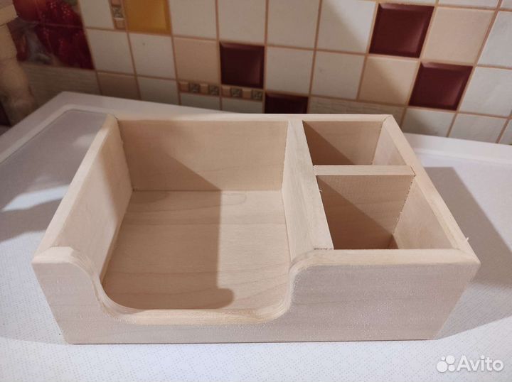 Салфетница из дерева