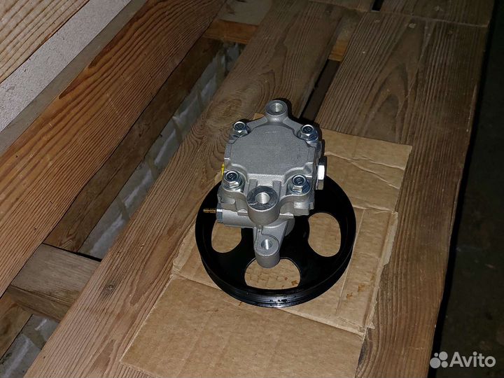 Митсубиси Лансер 9 Насос гура MN184075