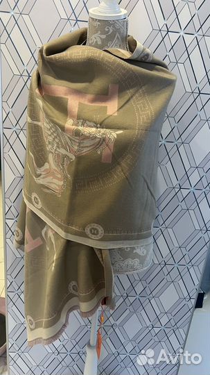 Шарфы и палантины Hermes