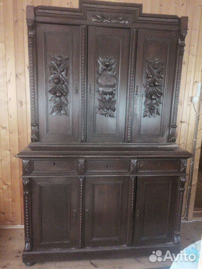 Старинный буфет