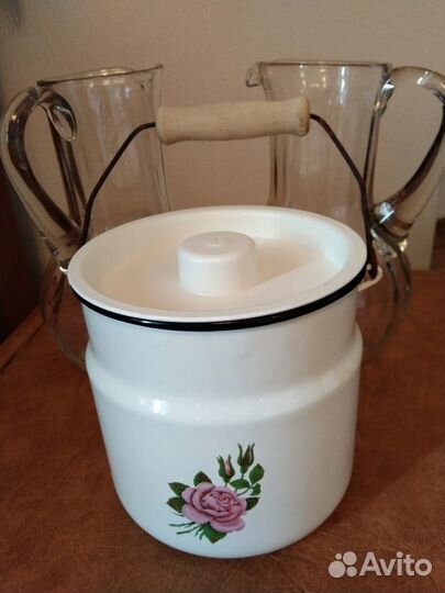 Бидоны эмалированные СССР емкость 2.5 л и кувшины