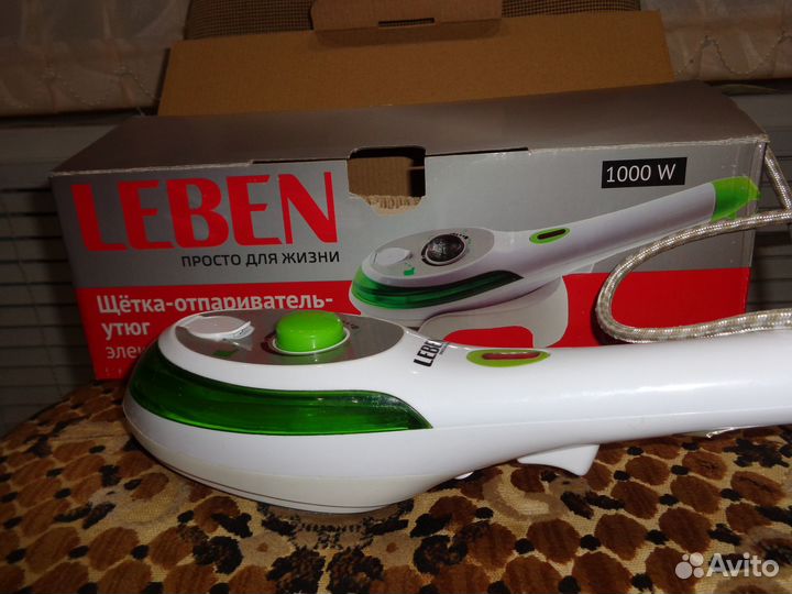 Щётка отпариватель для одежды ручной