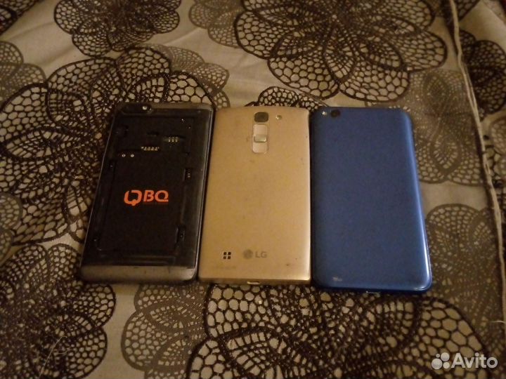 Три телефона на запчасти