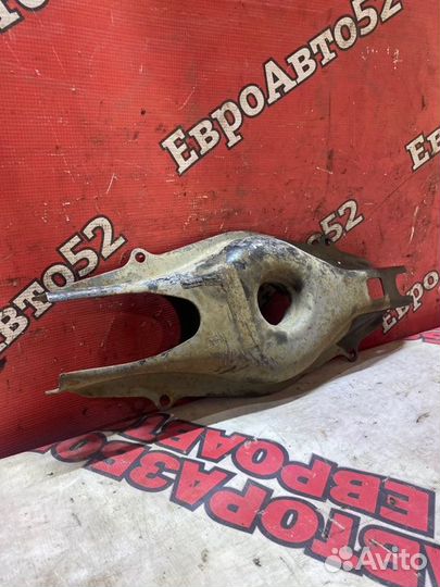 Рычаг подвески нижний задний правый Mercedes-Benz