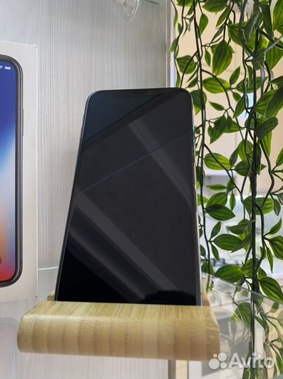 iPhone X, 64 ГБ