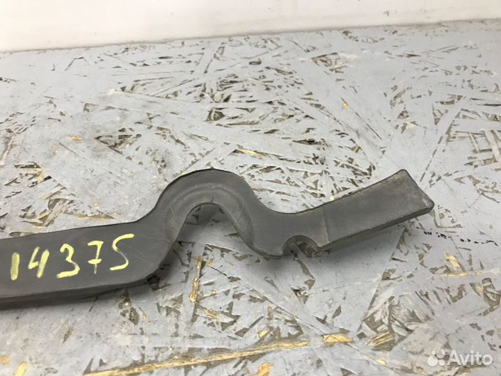 Уплотнитель крыла передний правый Audi A6 С7 chva