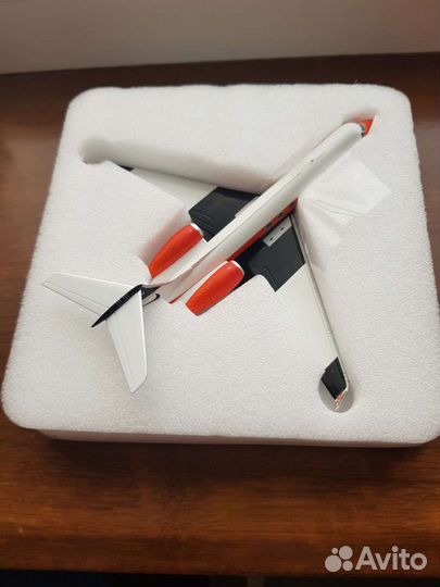 Модель самолета NG Models 1:200 Nike Gulfstream G