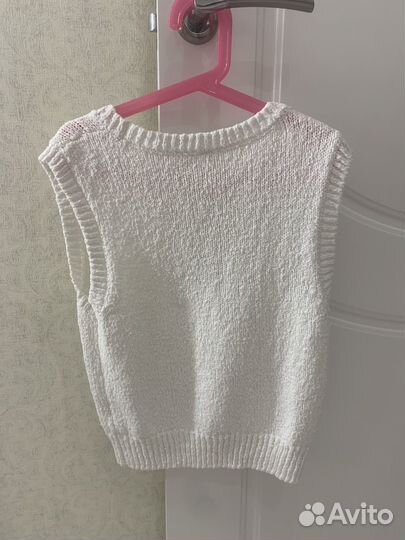 Жилетка женская вязаная