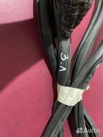 Задний левый уплотнитель двери Volkswagen Polo