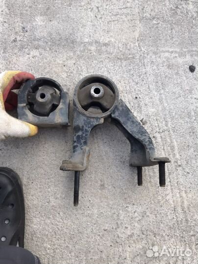 Подушки двигателя toyota ipsum acm21