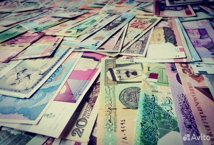 Коллекция банкнот мира 300 штук UNC