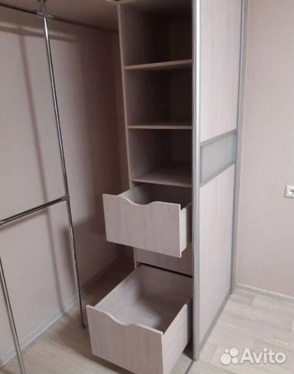 Гардеробная угловая