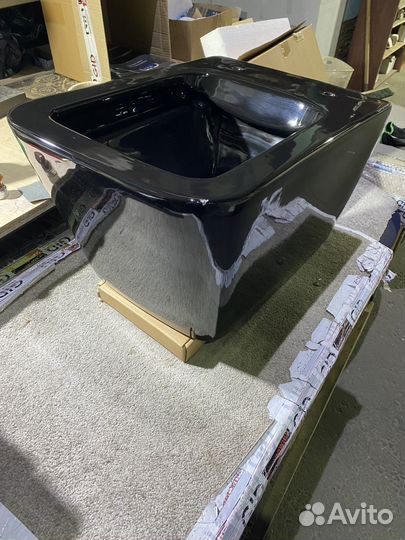 Подвесной унитаз безободковый глянц Gid Tr2144BL