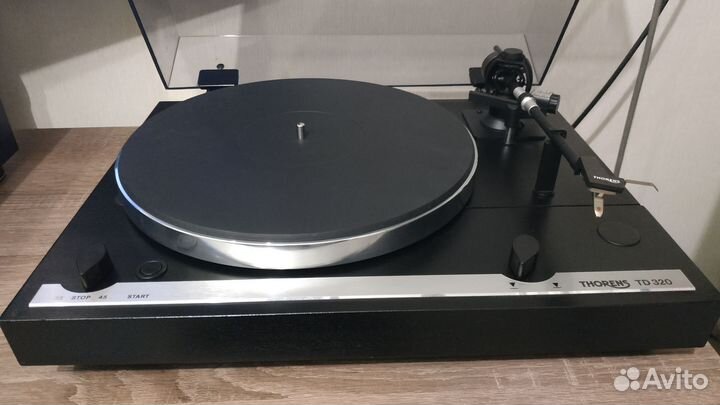 Проигрыватель винила thorens td320