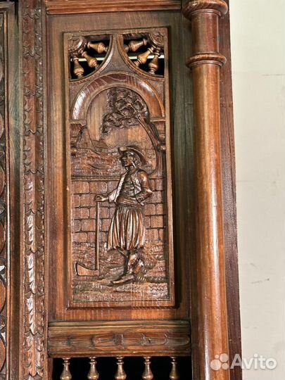 Шкаф платяной в бретонской стиле