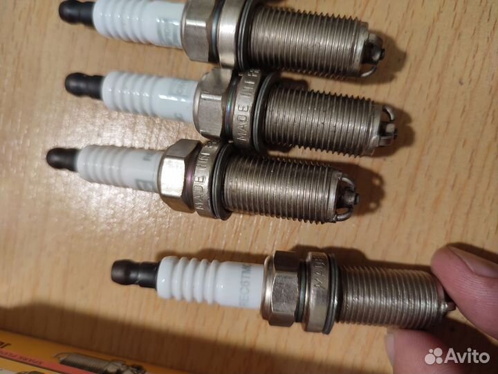 Свеча сажигания комплект Volvo V50 S40 C30 C70