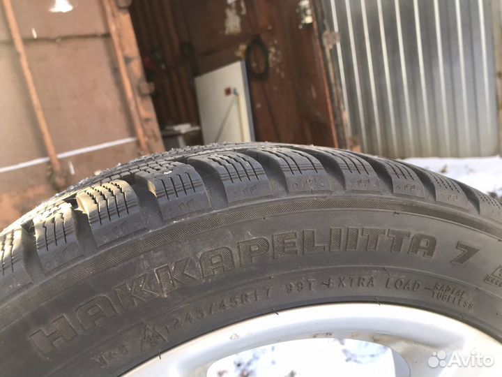 Nokian Tyres Hakkapeliitta 7 245/45 R17