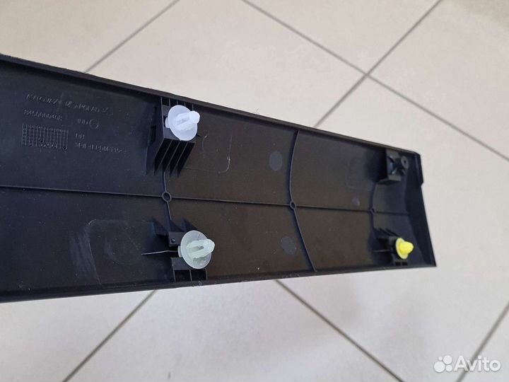 Молдинг передней правой двери Ларгус 8450000408