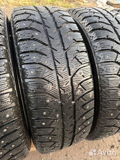 Bridgestone Ice Cruiser 7000 215/60 R17