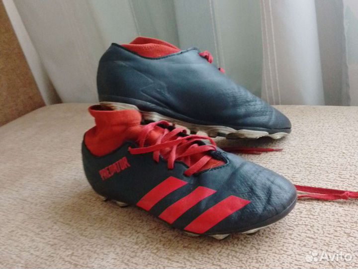 Футбольные бутсы adidas predator