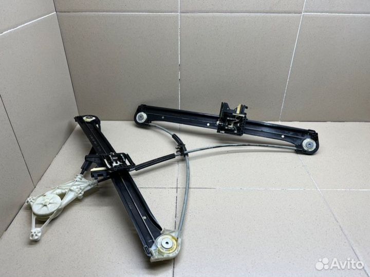 Стеклоподъемник электрический передний правый Audi