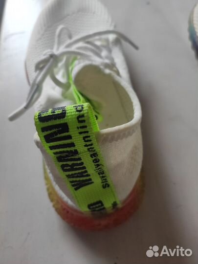 Кроссовки для девочки