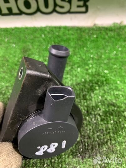 Насос водяной (помпа) Volkswagen Tiguan 5N1 CAW