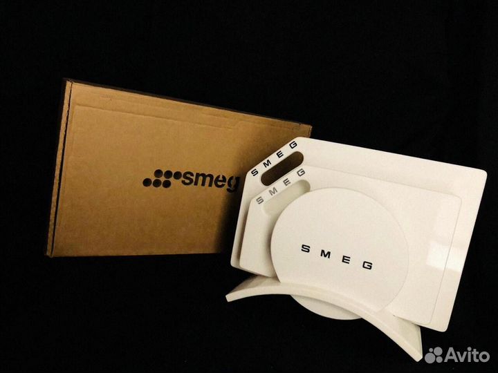 Удобный набор разделочных досок Smeg