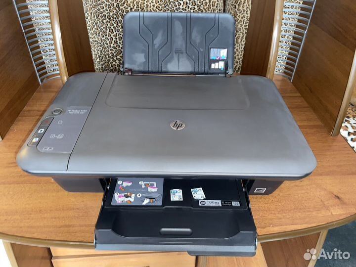 Принтер-сканер HP Deskjet 1050