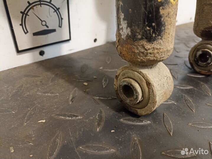 Амортизатор задний для Nissan Maxima A32