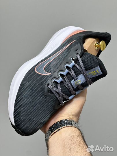 Кроссовки Nike Air Zoom Winflo 9