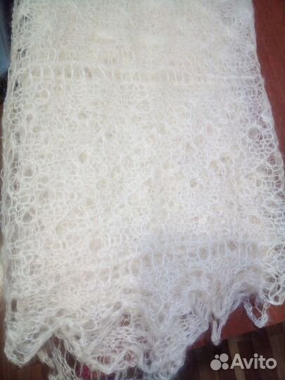 Пуховой платок. Берет