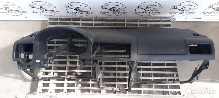 Панель Volkswagen Golf