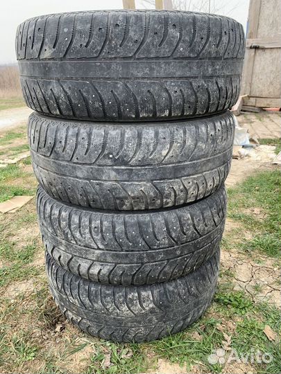 Bridgestone Ice Cruiser 7000 225/60 R16 102