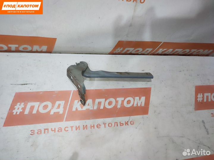 Петля капота правая Volkswagen Tiguan 2010