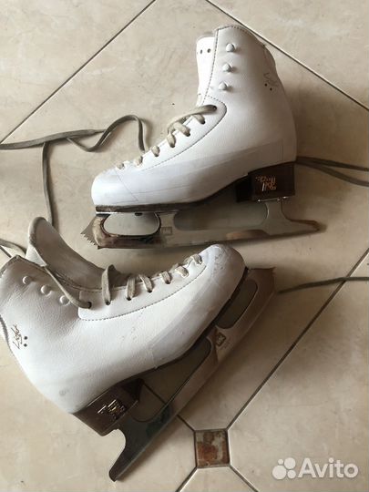 Фигурные коньки risport