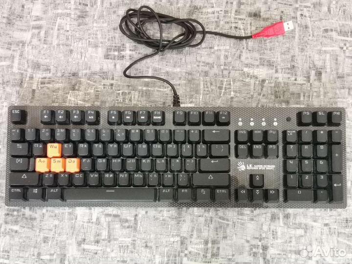 Игровая механическая клавиатура