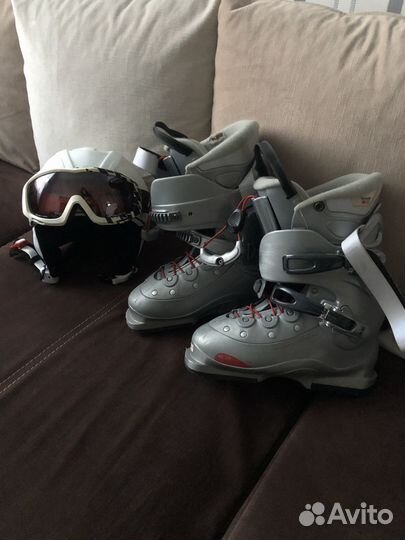 Продам лыжные ботинки Salomon на 37-38, шлем