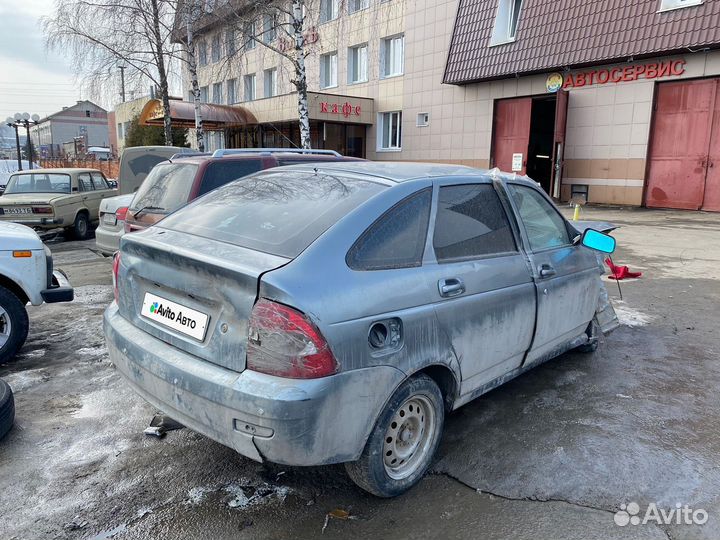 LADA Priora 1.6 МТ, 2010, битый, 250 000 км