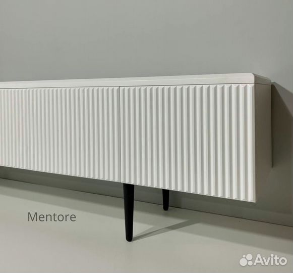 Тумба тв Bravo на опорах (200х40х30 см)