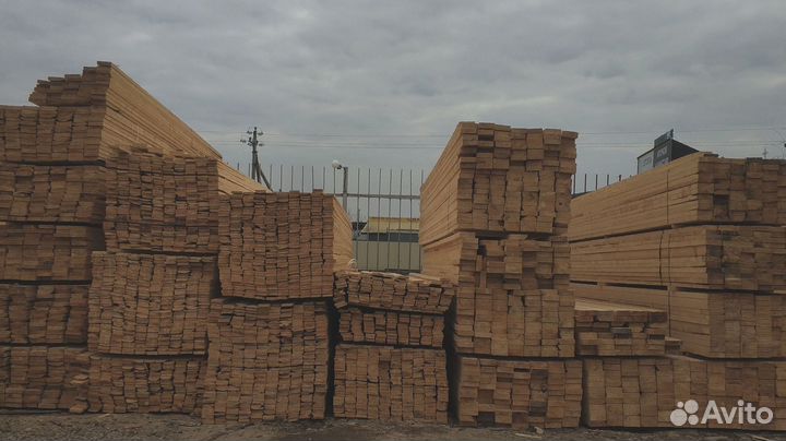 Сосновые доски, надежный материал для вашего сада и дома