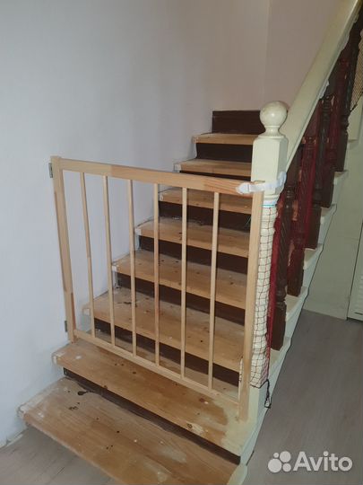 Воротики на лестницу