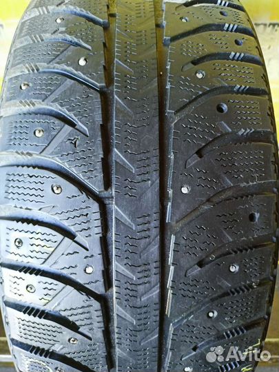 Bridgestone Ice Cruiser 7000 205/50 R17 89T