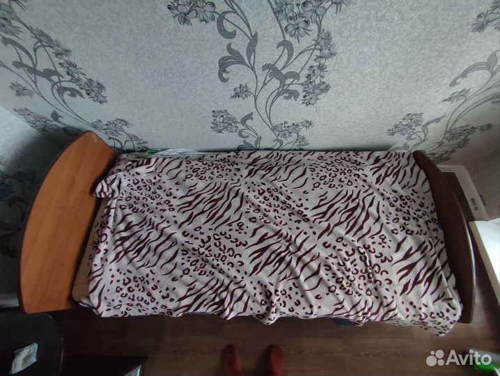 Кровать односпальная с матрасом бу