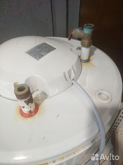 Накопительный водонагреватель Electrolux EWH 200 R