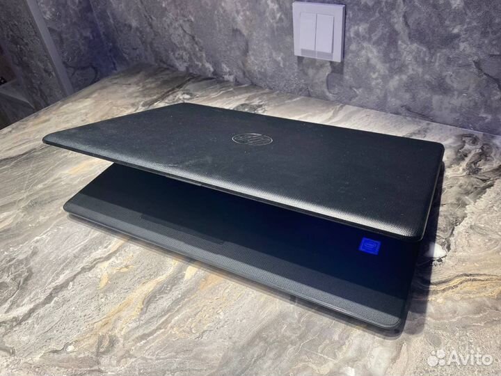 Ноутбук HP 17 дюймов/SSD+HDD