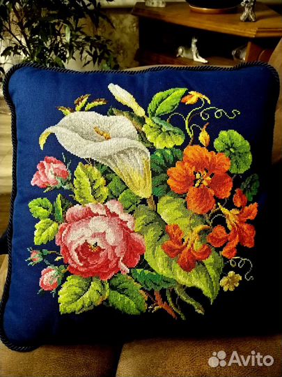 Подушка лекоративная