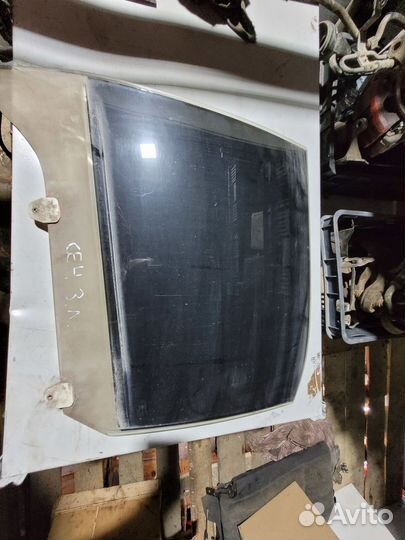 Стекло боковое заднее левое Honda Rafaga CE4