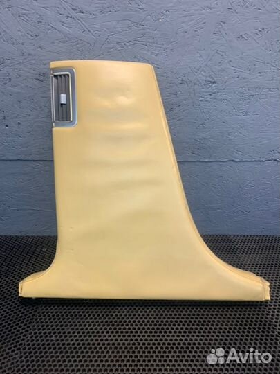 Обшивка стойки левая Bentley Continental Flying